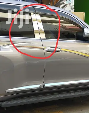 Landcruiser V8 & Prado Chrome Door Panels