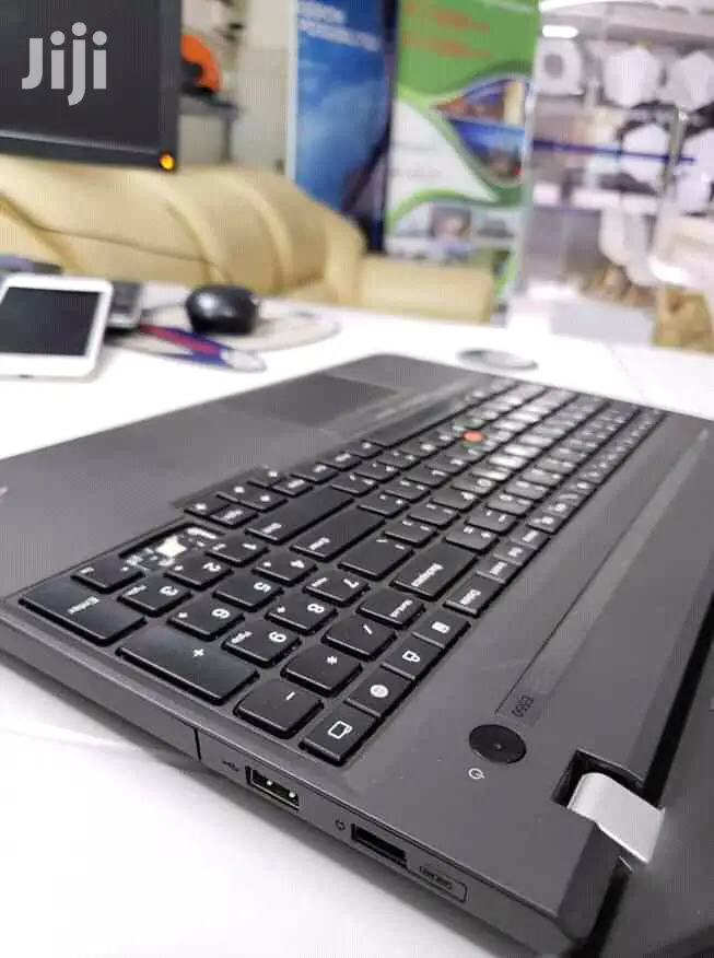 Laptop Lenovo IdeaPad 330 4GB Intel Core I3 HDD 1T
