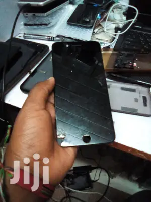 iPhone Screens