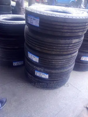 9.5 R 17.5 Triangle Rib Tyres