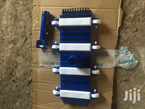 8 Wheeled Vacuum Cleaner
