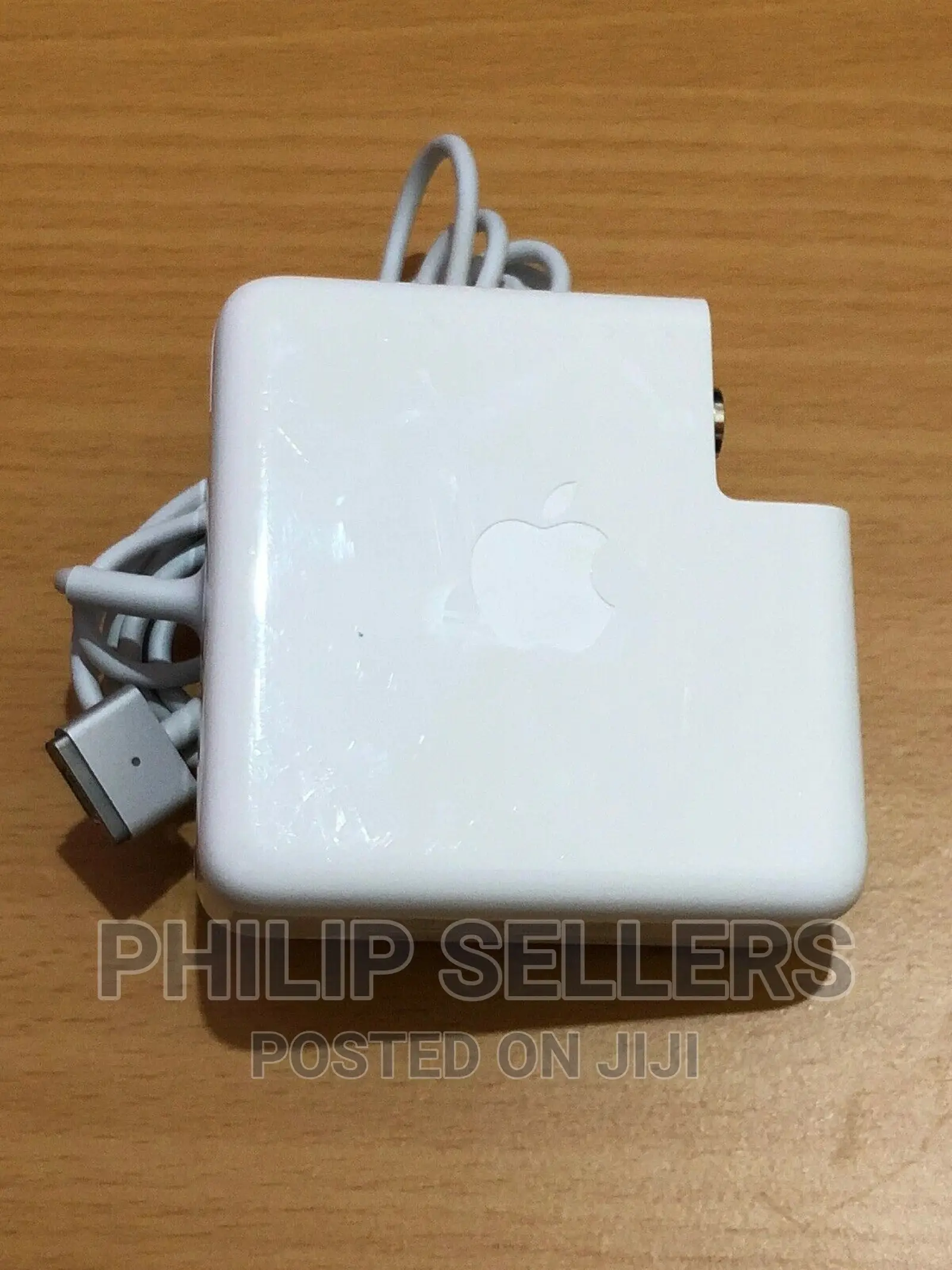 Apple Mac Book: MA463LL/A, MA464LL/A