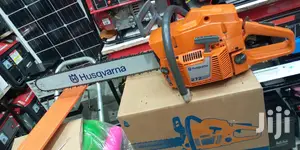 Husqvarna 272xp Chainsaw/Powersaw