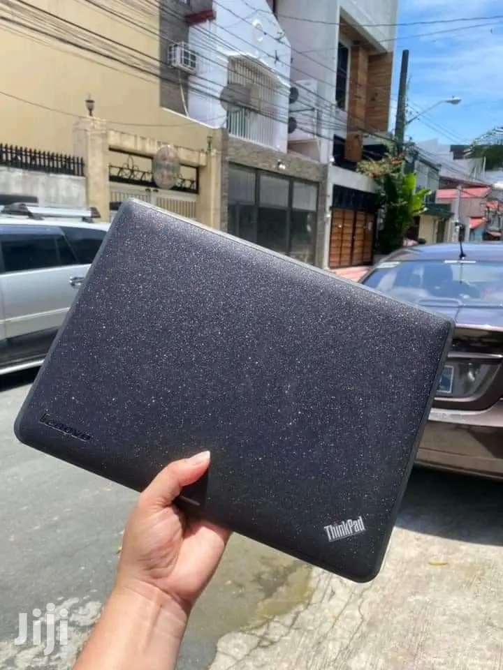 Laptop Lenovo ThinkPad X131e 4GB Intel Core I3 HDD 320GB