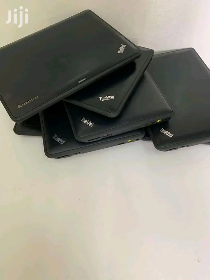 Laptop Lenovo ThinkPad X131e 4GB Intel Core I3 HDD 320GB