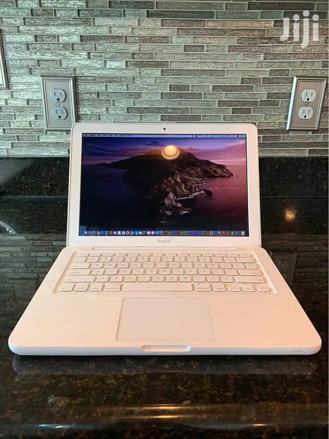 Laptop Apple MacBook 2GB Intel Core 2 Duo HDD 250GB