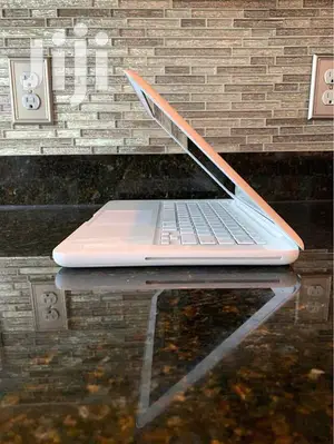 Laptop Apple MacBook 2GB Intel Core 2 Duo HDD 250GB