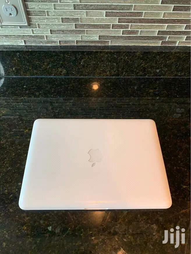 Laptop Apple MacBook 2GB Intel Core 2 Duo HDD 250GB
