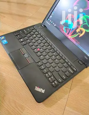Laptop Lenovo ThinkPad X131e 4GB Intel Core I3 HDD 320GB