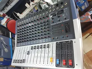 Yamaha 8 Channels Powered Mixer