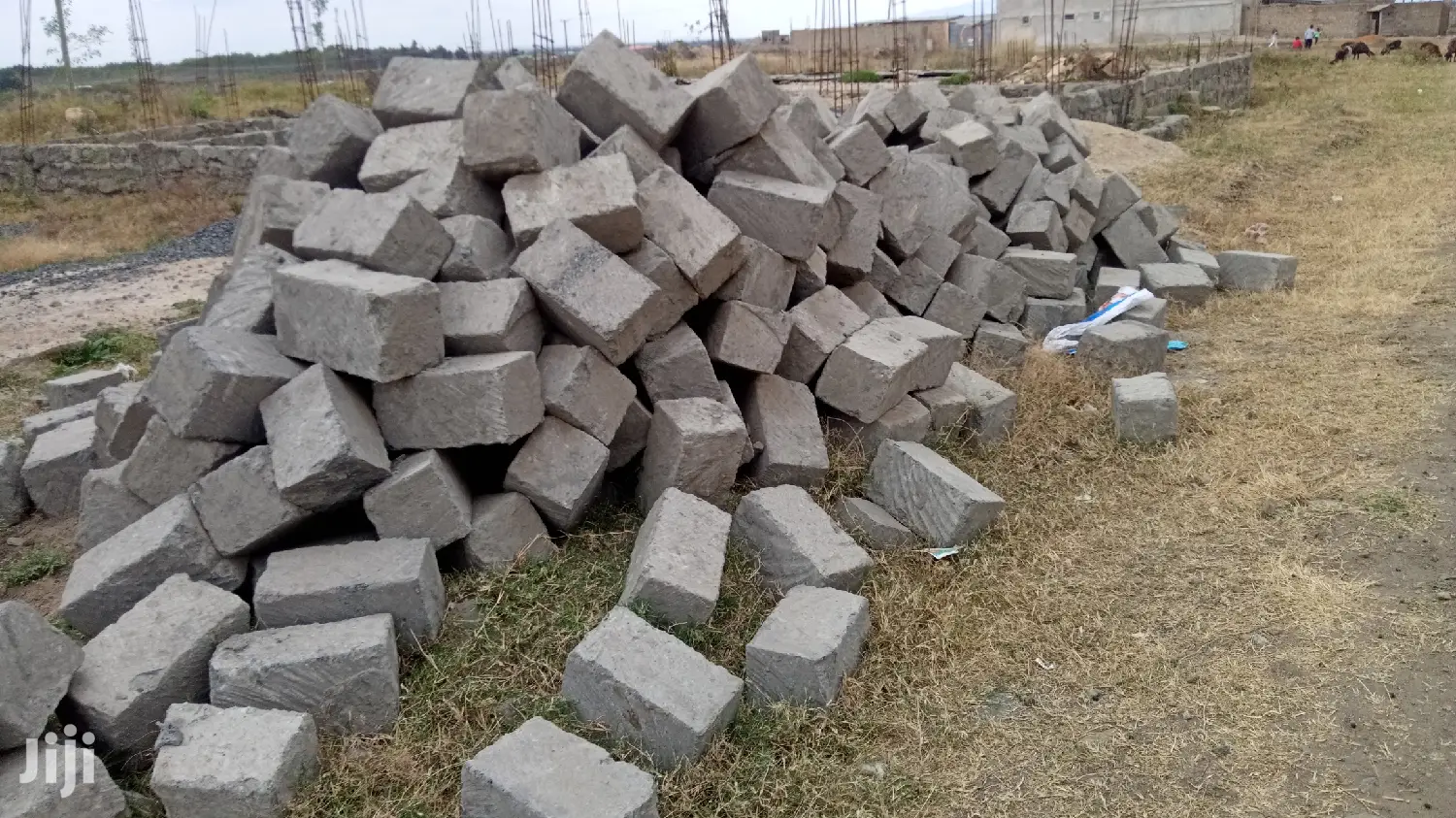 Machine Cut Stones/Blocks