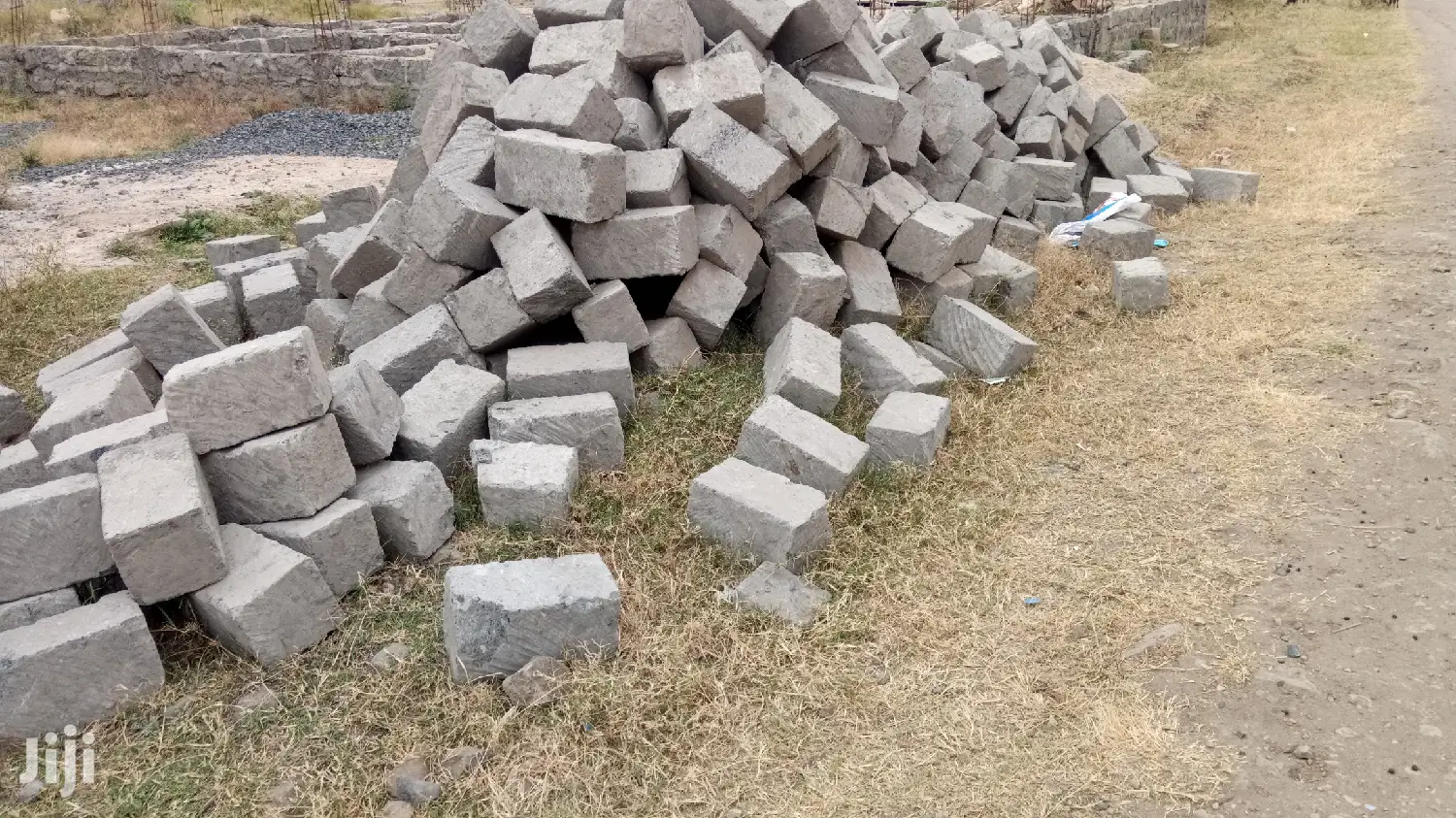 Machine Cut Stones/Blocks