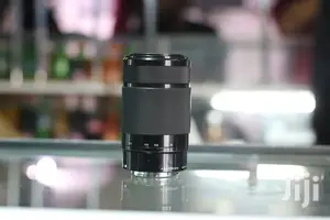 Sony E Mount 70-210mm Lens For Blurring Background And Zoom