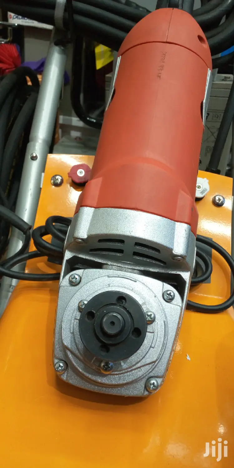 Black & Decker Professional 2000w Large Angle Grinder