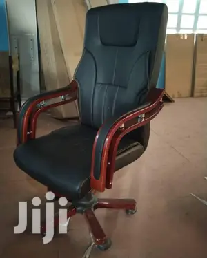 Executive Office Seat