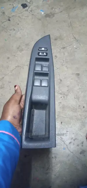 Main Door Switch for Toyota Ractis 2012