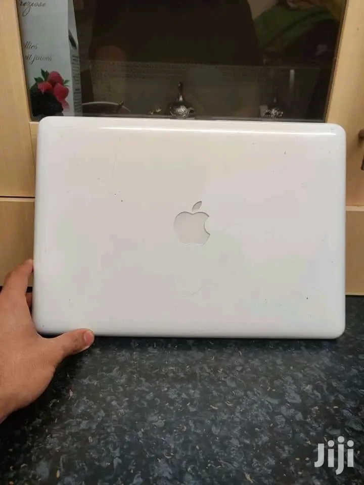 Laptop Apple MacBook 4GB Intel Core 2 Duo HDD 250GB