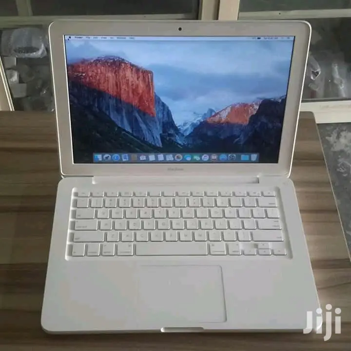 Laptop Apple MacBook 4GB Intel Core 2 Duo HDD 250GB
