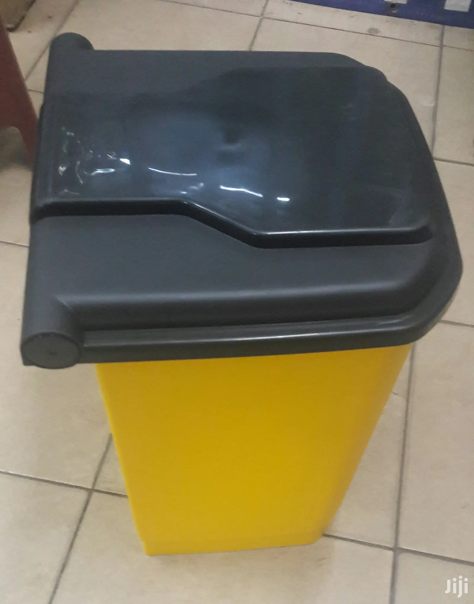 Pedal Dust Bin