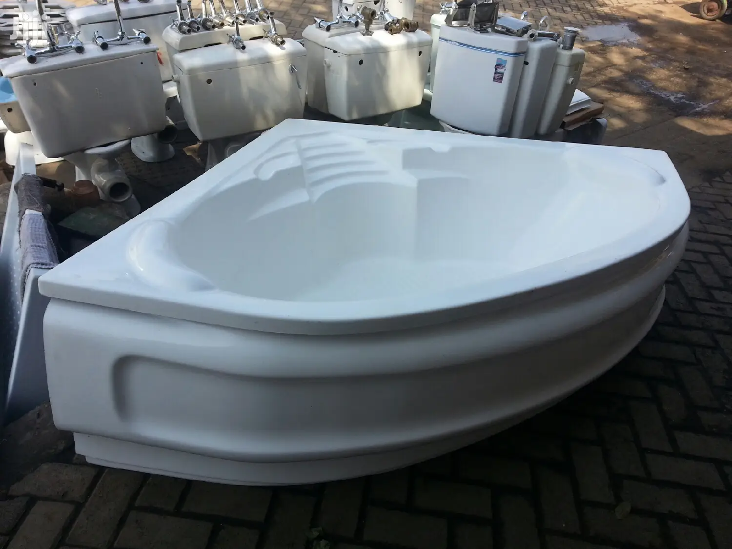 Corner Bathtub Milky White