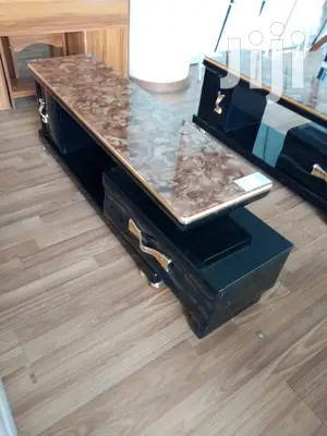 Extendable TV Stand