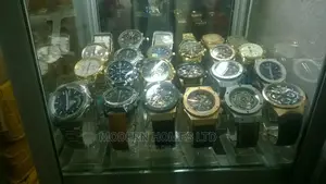 Classy Wrist Watches