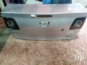 Mazda Axela Taill Gate With Rear Camera
