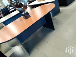 1 8m Oval Shaped Conference Room Table