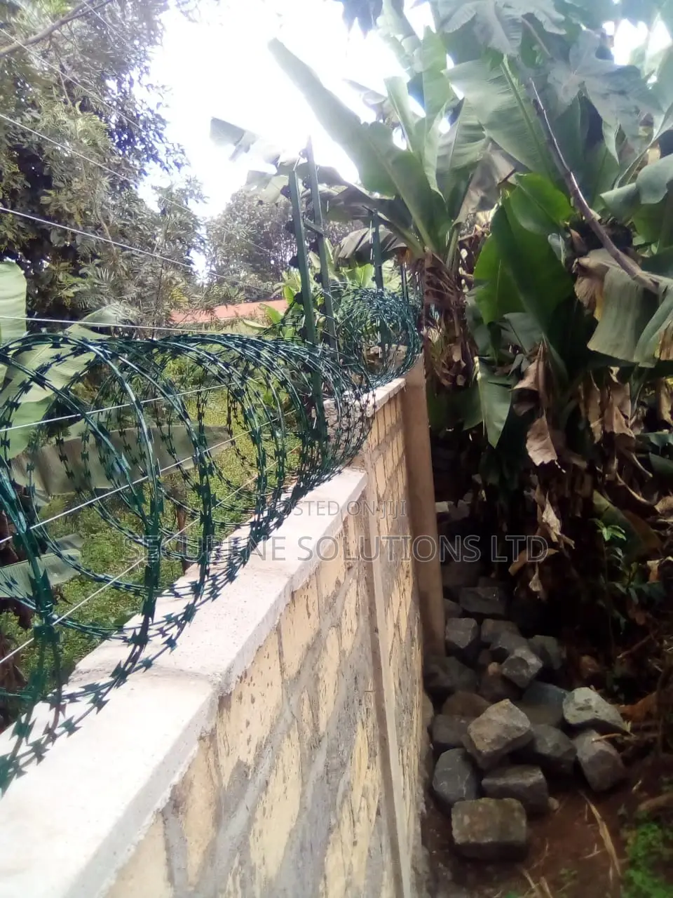 Energized Fences Integrated With Razor Wire