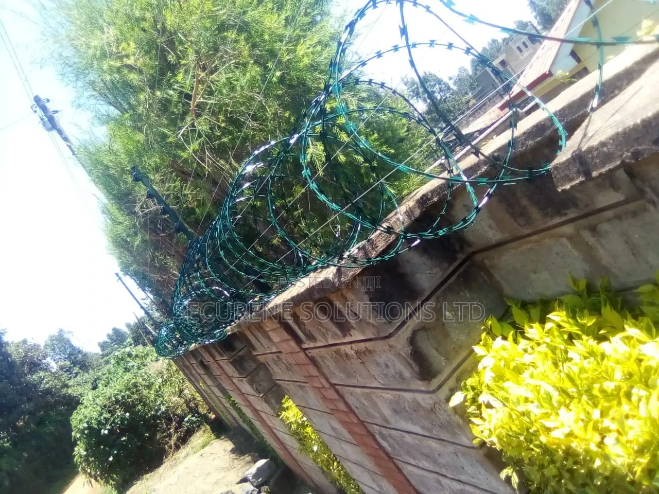 Energized Fences Integrated With Razor Wire