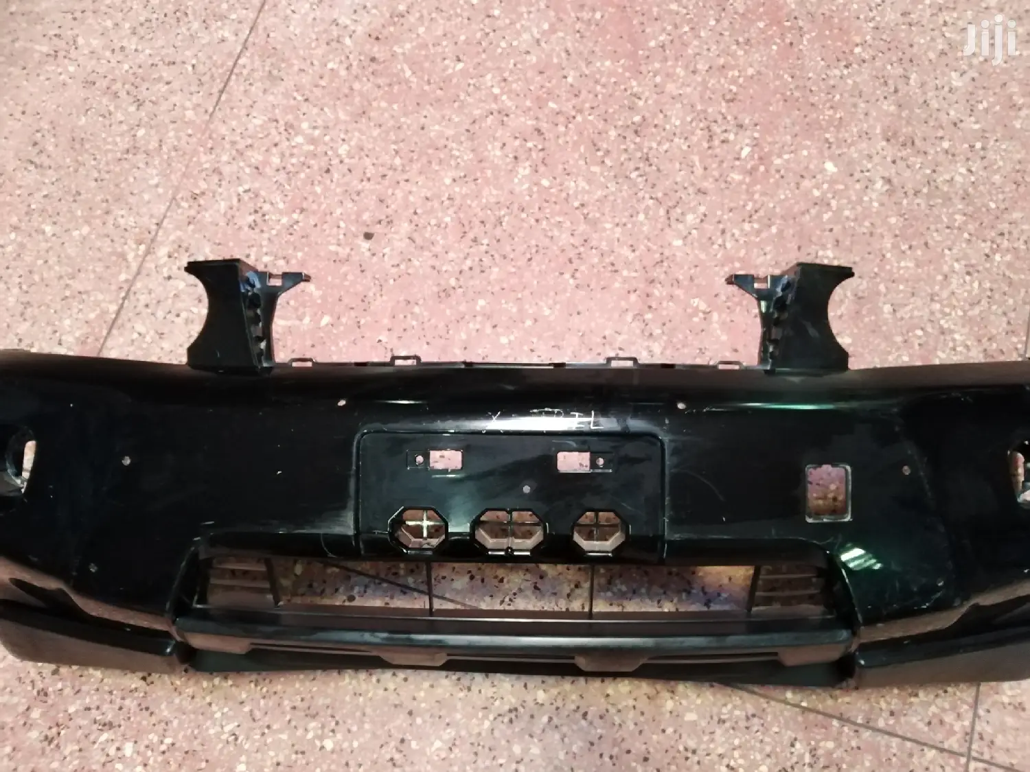 Extrail Front Bumper Assembly