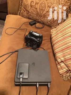 Ps4 Slim 2 Pads Plus Fc24 and 10 Games Free Still New
