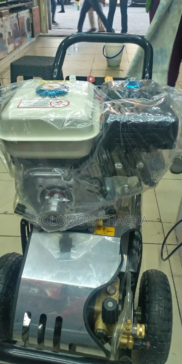 Premier Motor Engine