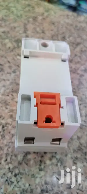 Voltage Protector 63A