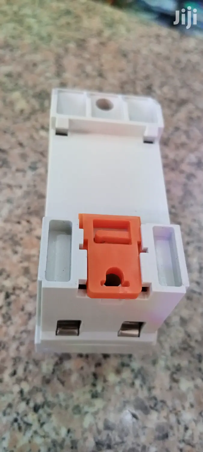Voltage Protector 63A