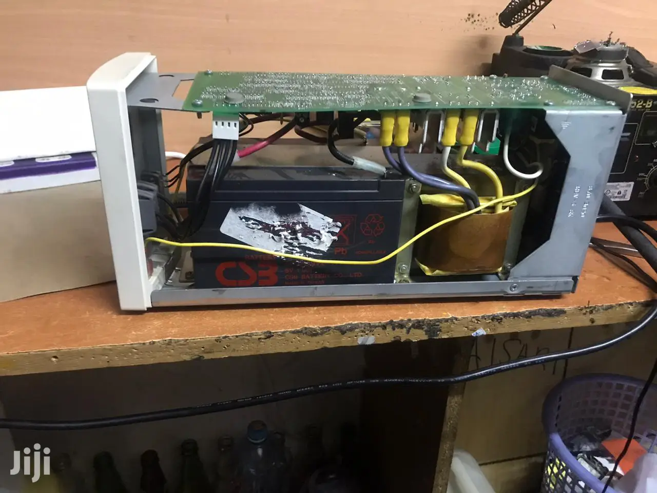 APC Smart UPS Service Maintenance Center.