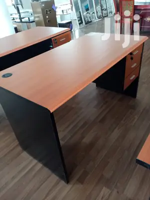 1.4m Long Office Desk