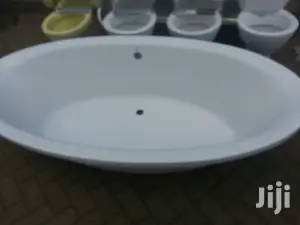 Oval Bathtub Very Unique