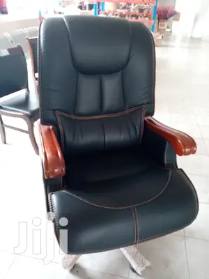 Executive Office Seat
