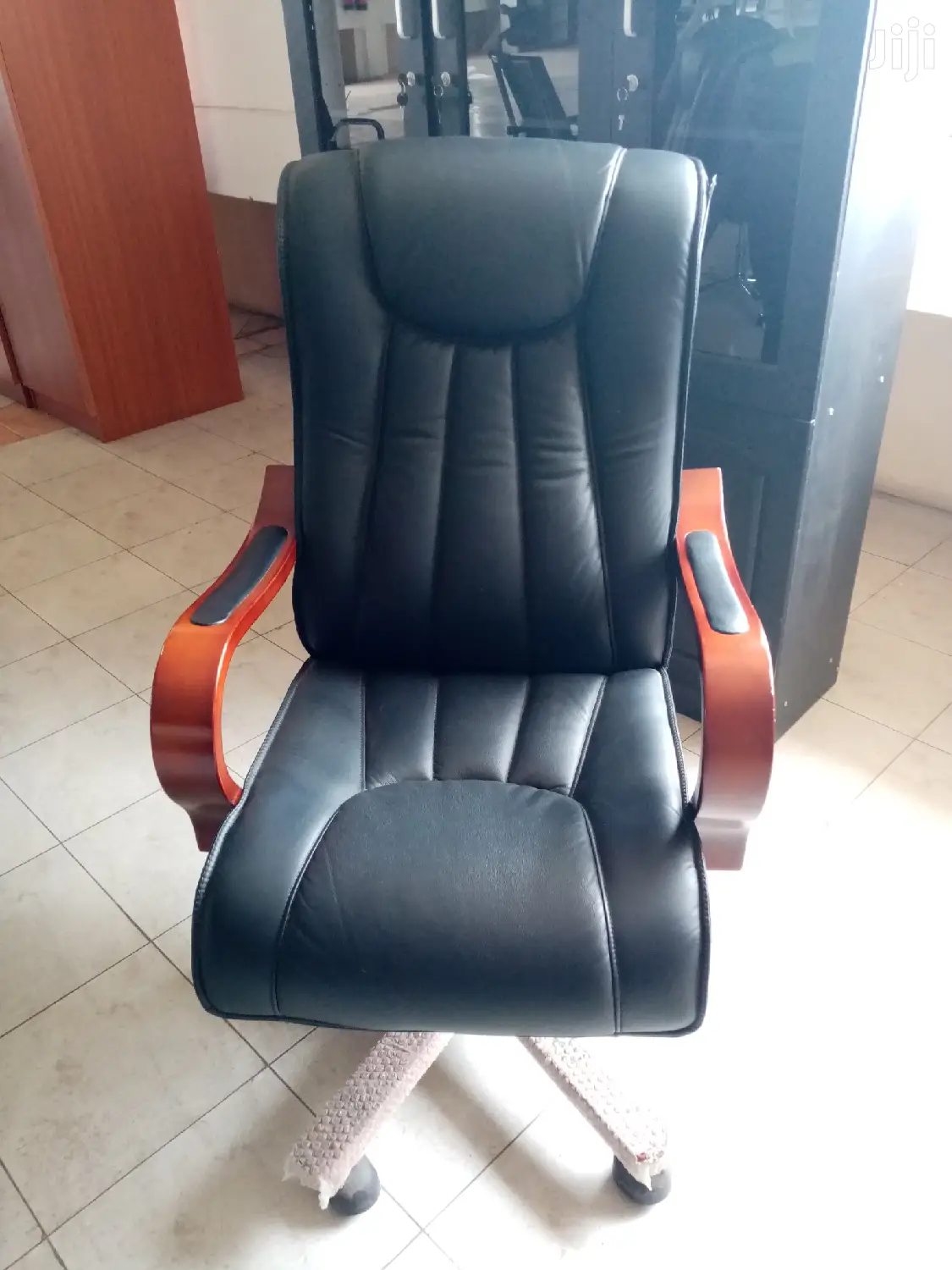Executive Office Seat