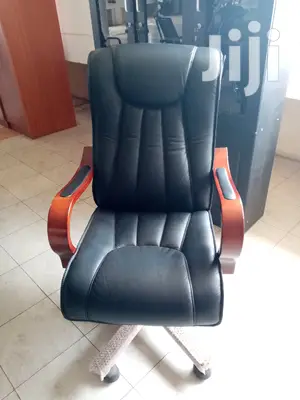 Executive Office Seat