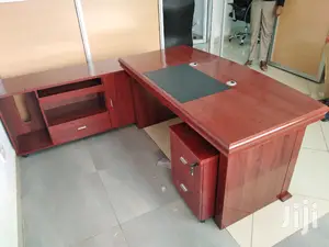Executive Office Desk 1.6m.