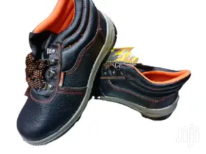 Stock Clearing Safety Boots- Available In All Sizes