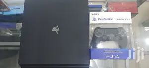 Black Playstation 4 PRO
