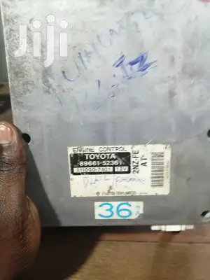Toyota 2NZ Engine ECU Computer.