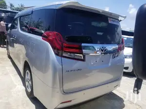 Toyota Alphard 2016 Silver