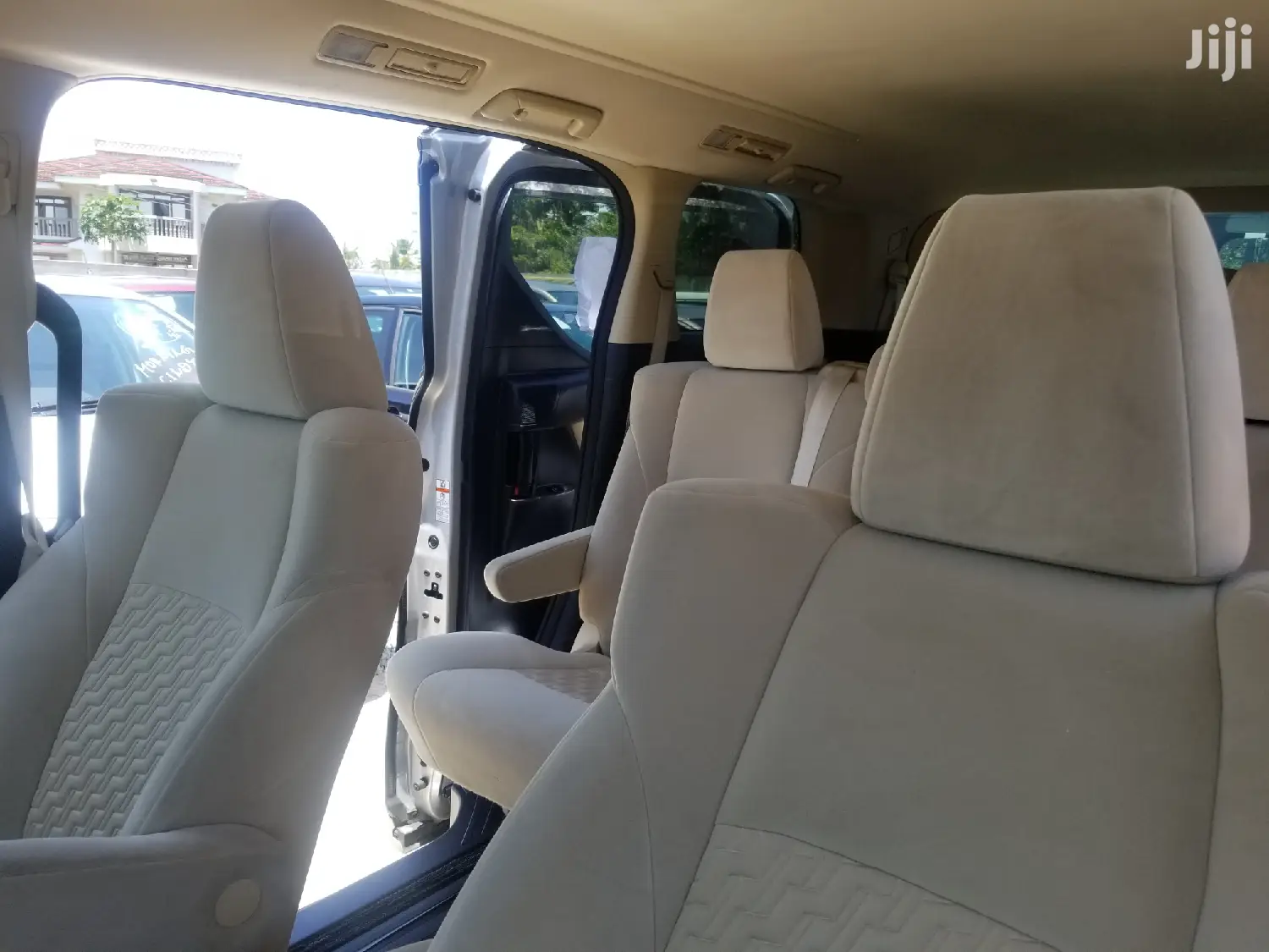 Toyota Alphard 2016 Silver