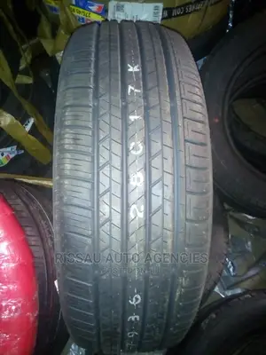 235/60 R 18 Dunlop Tyres