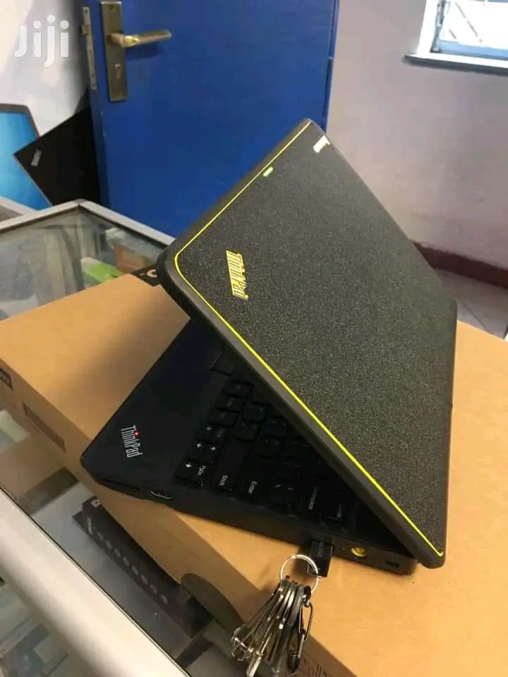 Laptop Lenovo ThinkPad X130e 4GB AMD HDD 320GB