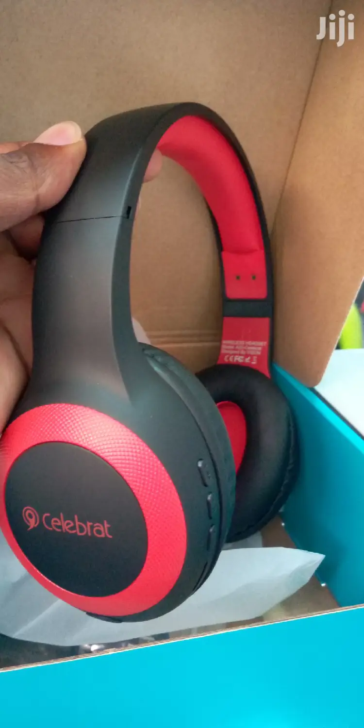 Celebrat Stereo Wireless/ Wired Headset.